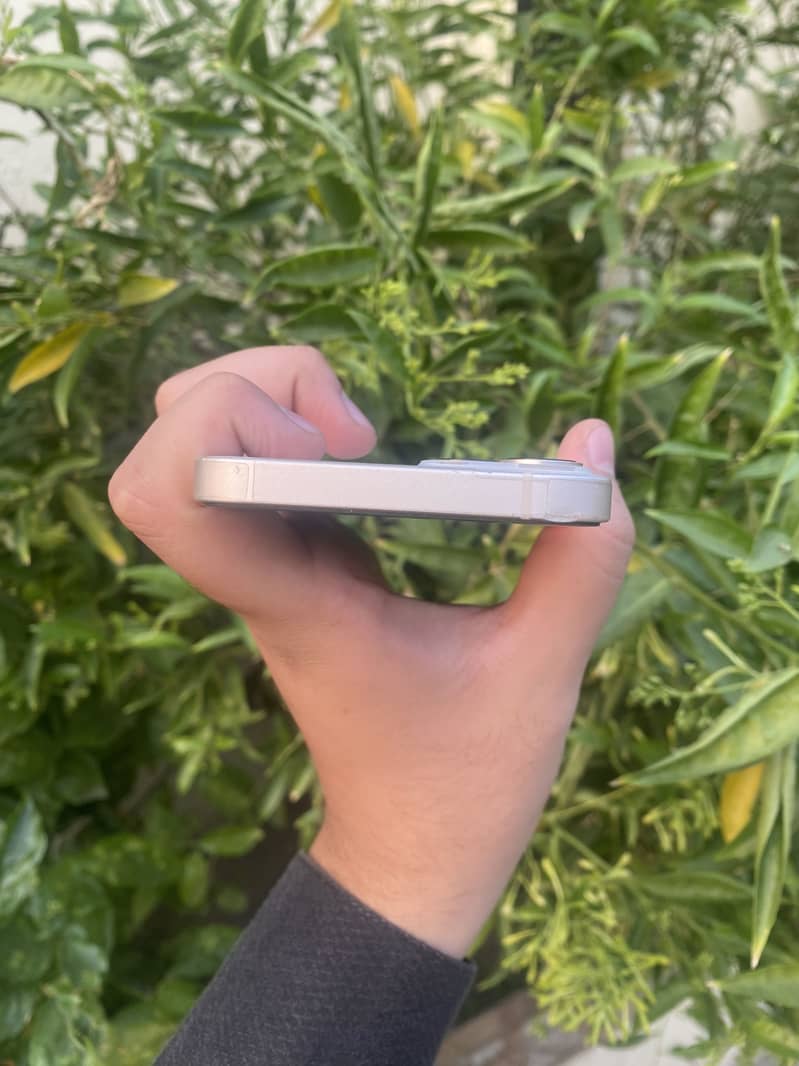 Apple iPhone 13 3