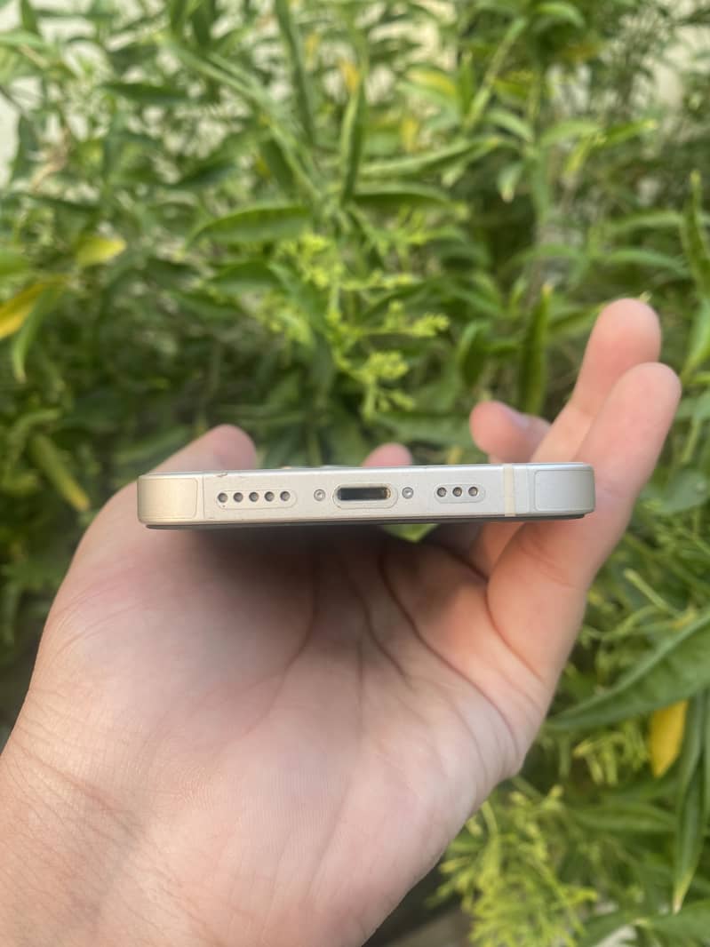 Apple iPhone 13 4