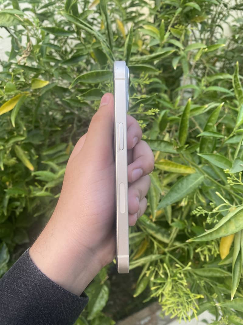 Apple iPhone 13 6
