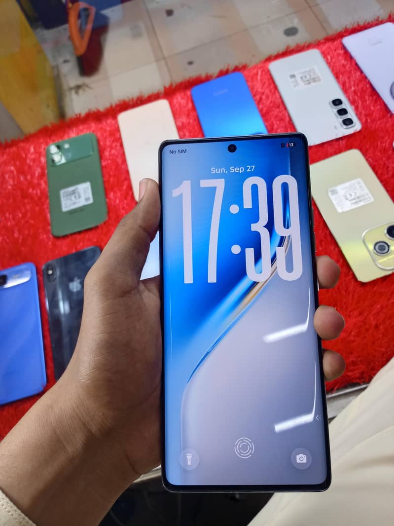 Tecno CAMON 40 Pro 1