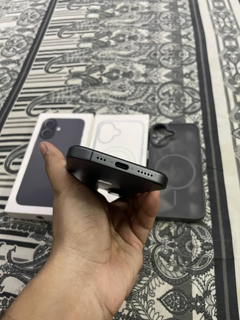 Apple iPhone 17 7