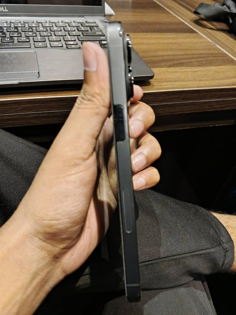 iPhone 14 Pro Max 4