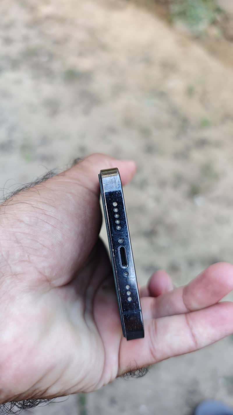 Apple iPhone 13 Pro 2