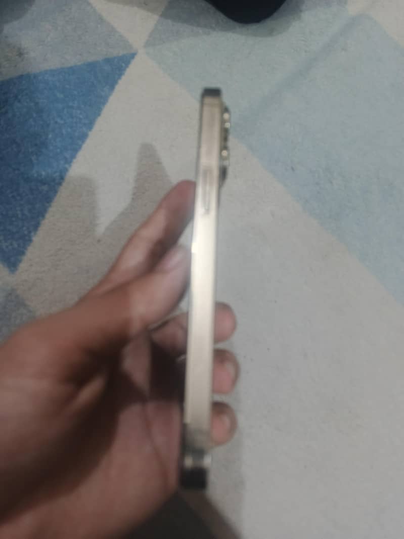 Apple iPhone 13 Pro 2