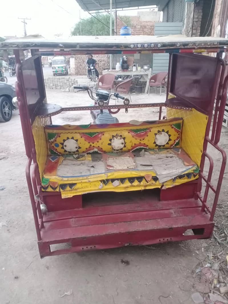 رکشہ سیل کےلئے دستیاب ہے 7
