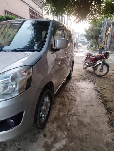 Suzuki Wagon R 2017. .  VXL