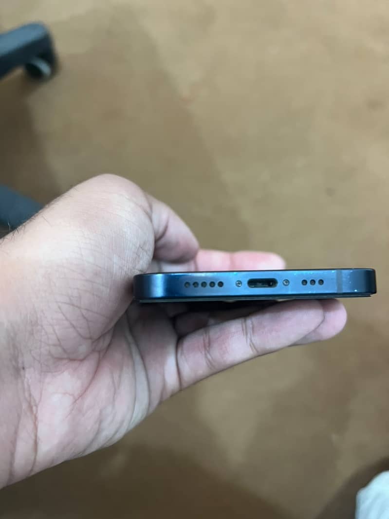 Apple iPhone 12 2