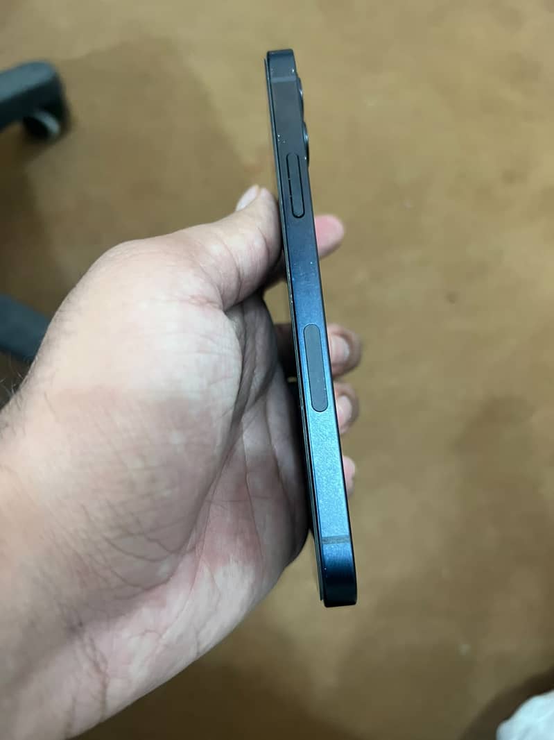 Apple iPhone 12 3