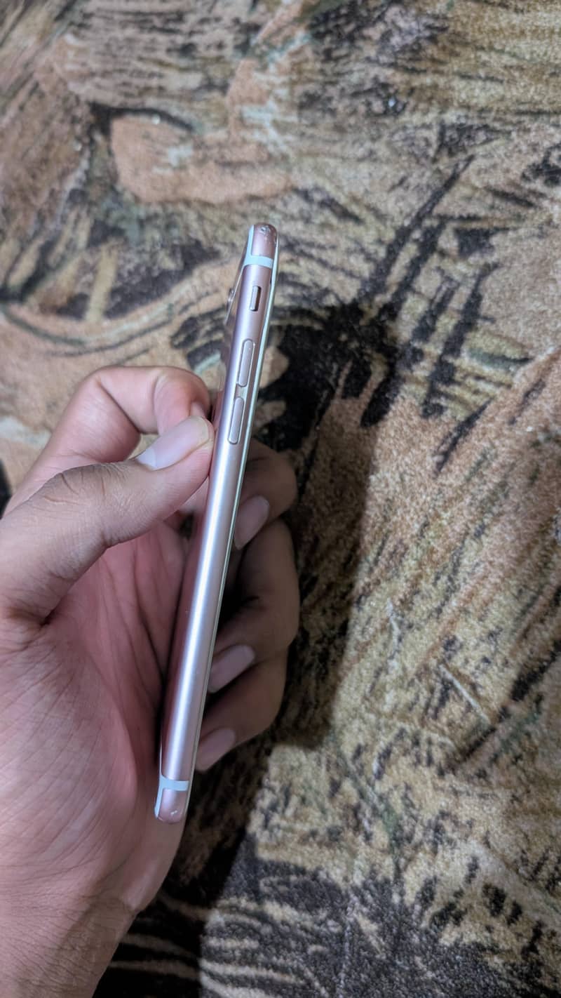 Apple iPhone 6S 4
