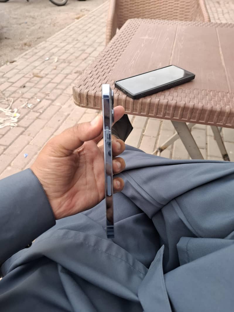 Apple iPhone 13 Pro Max 3
