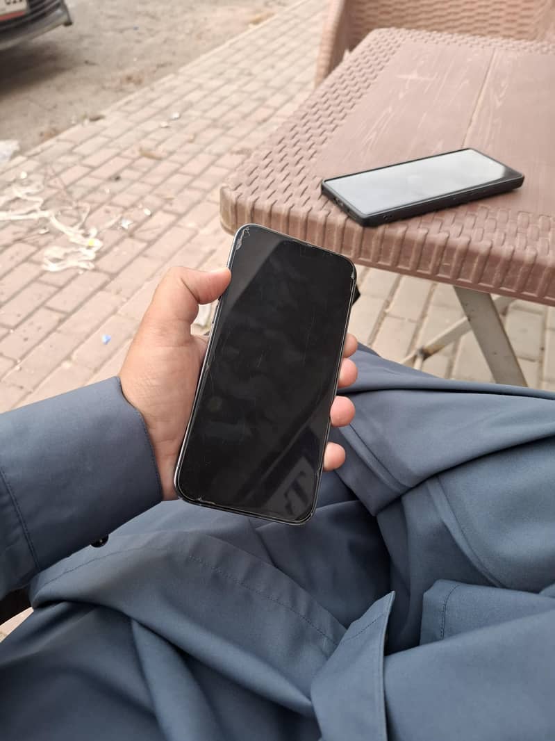 Apple iPhone 13 Pro Max 4