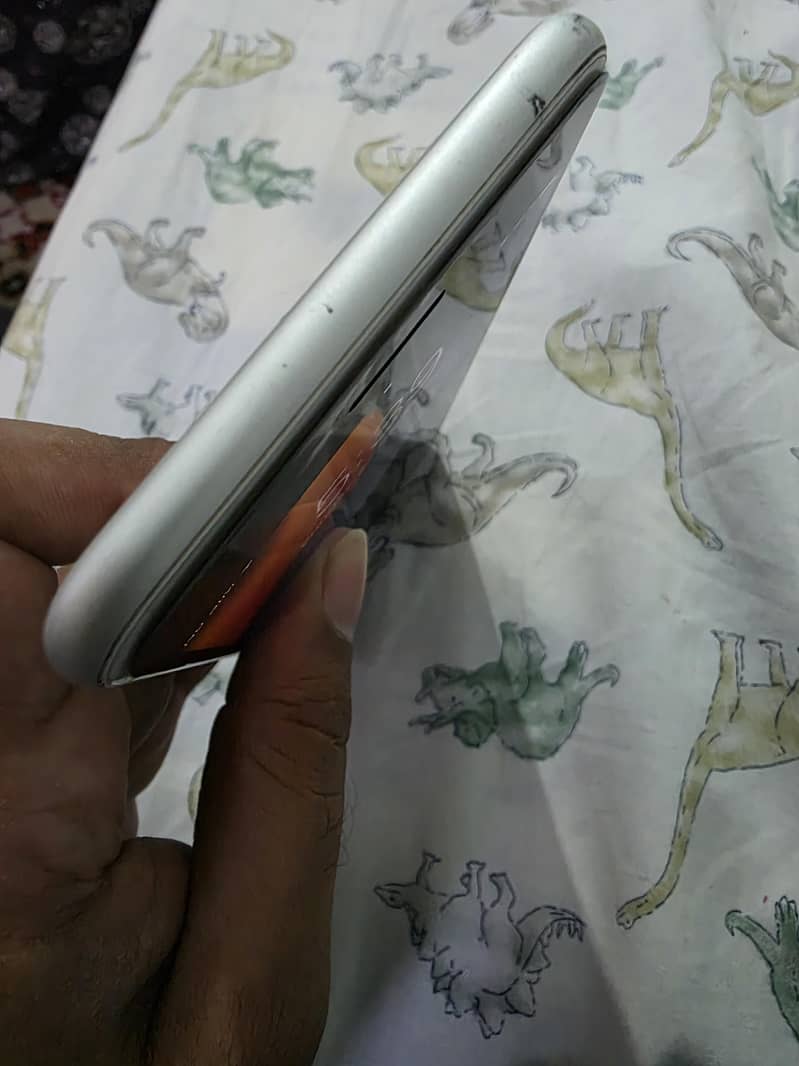 Apple iPhone 7 Plus 4