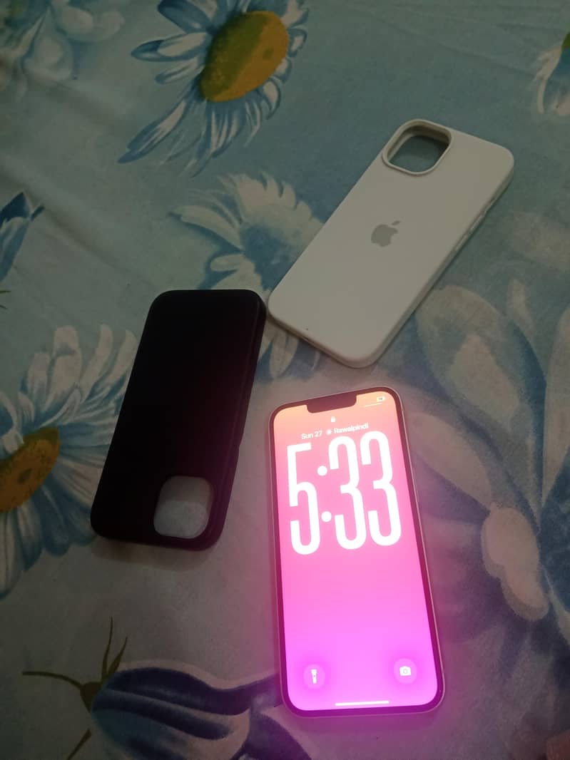 Apple iPhone 13 5