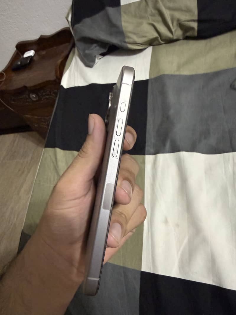 Apple iPhone 15 Pro Max 1