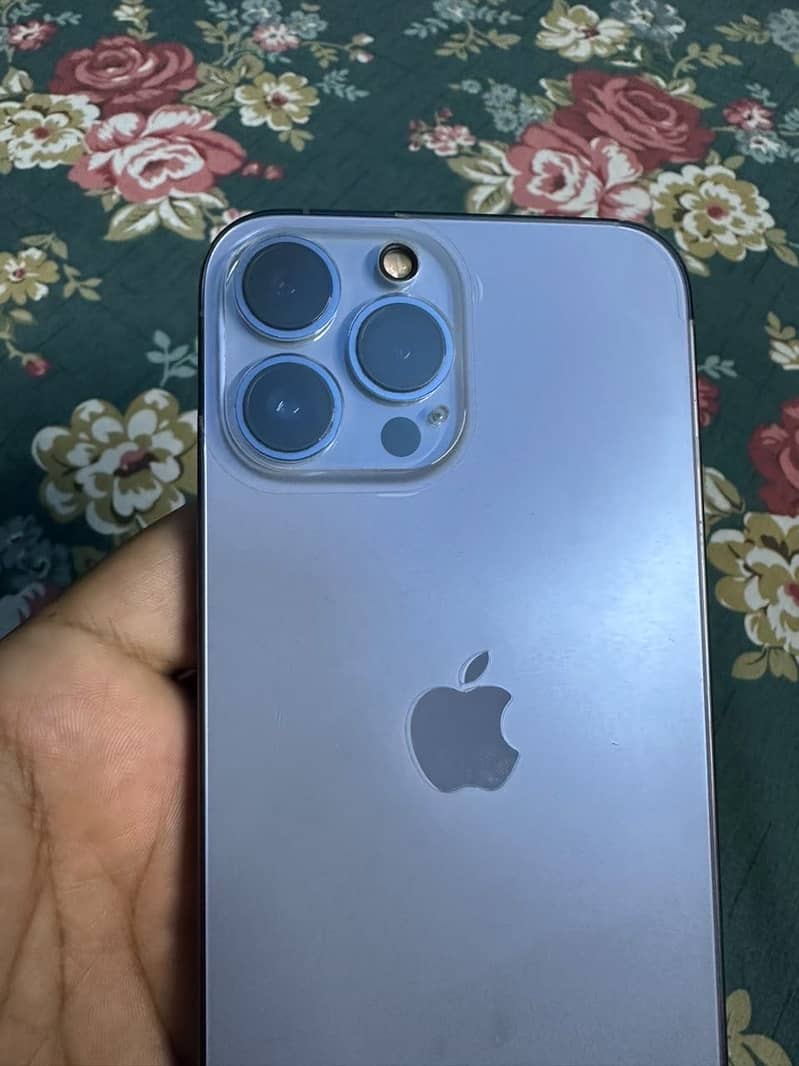 Apple iPhone 13 Pro Max 0