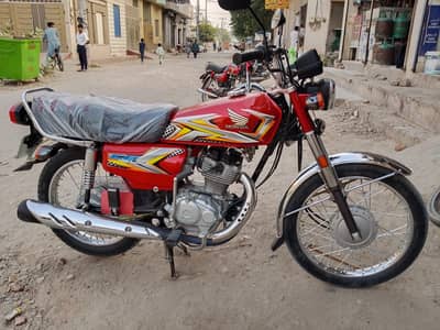 Honda 125 lush bike 2025model condition 10/10 with all clear documents