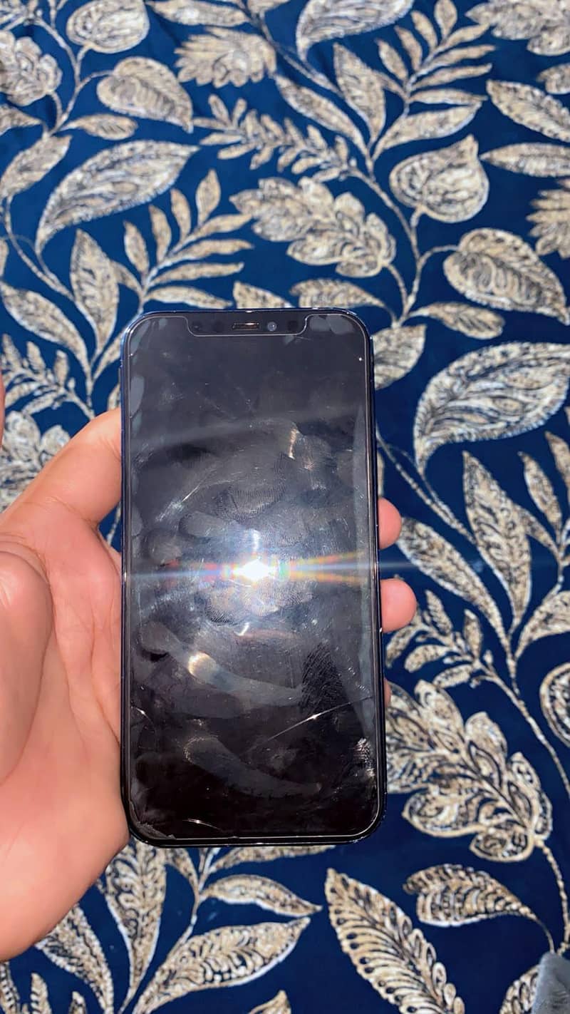 Apple iPhone 12 3