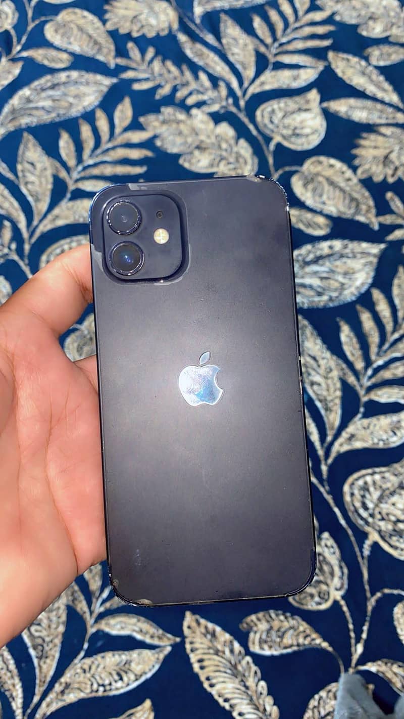 Apple iPhone 12 4
