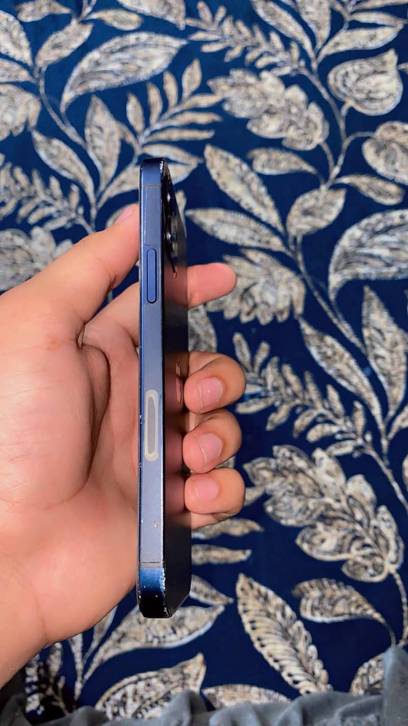 Apple iPhone 12 8