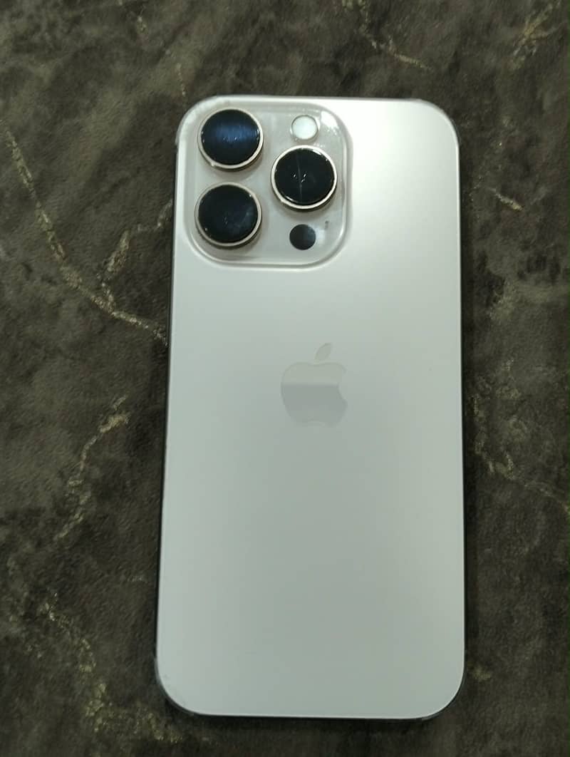 Apple iPhone 16 Pro 0