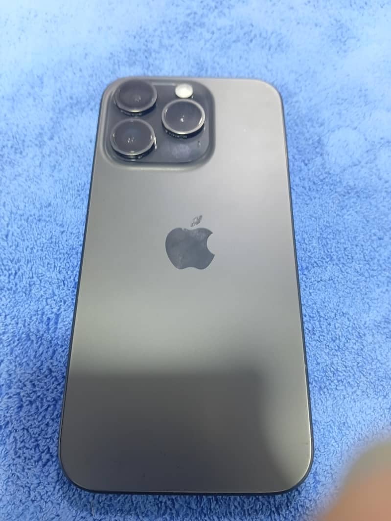 Apple iPhone 15 Pro 2
