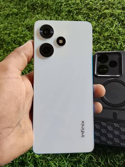 Infinix Hot 30