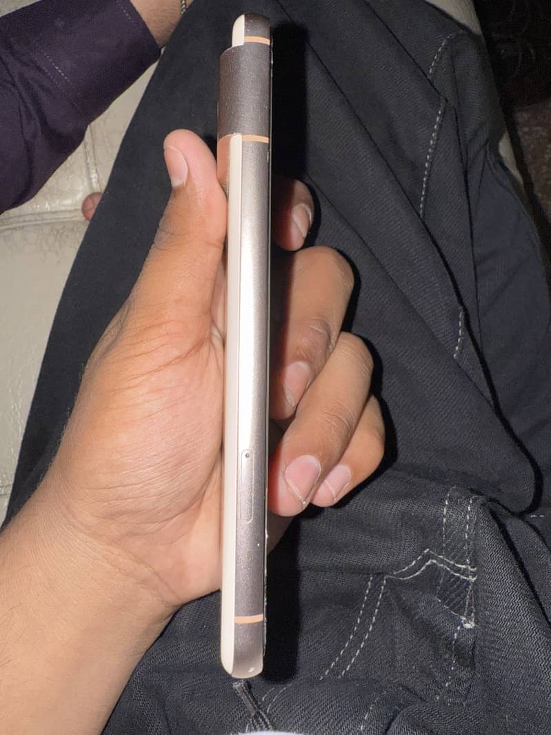 Google Pixel 8 3