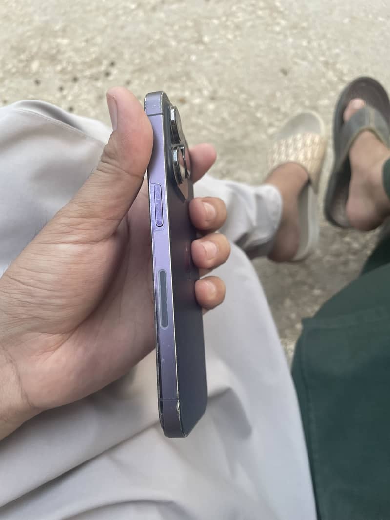 Apple iPhone 14 Pro 2