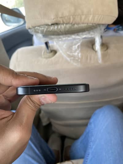 Apple iPhone 16