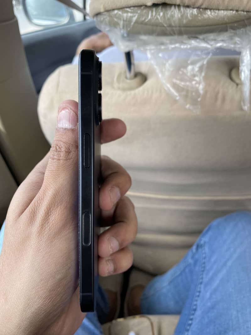 Apple iPhone 16 1