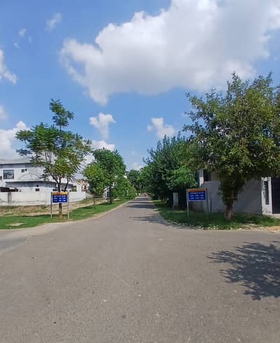 SILVER BLOCK 5 MARLA HOT LOCATION PLOT NEAR TO CRYSTAL