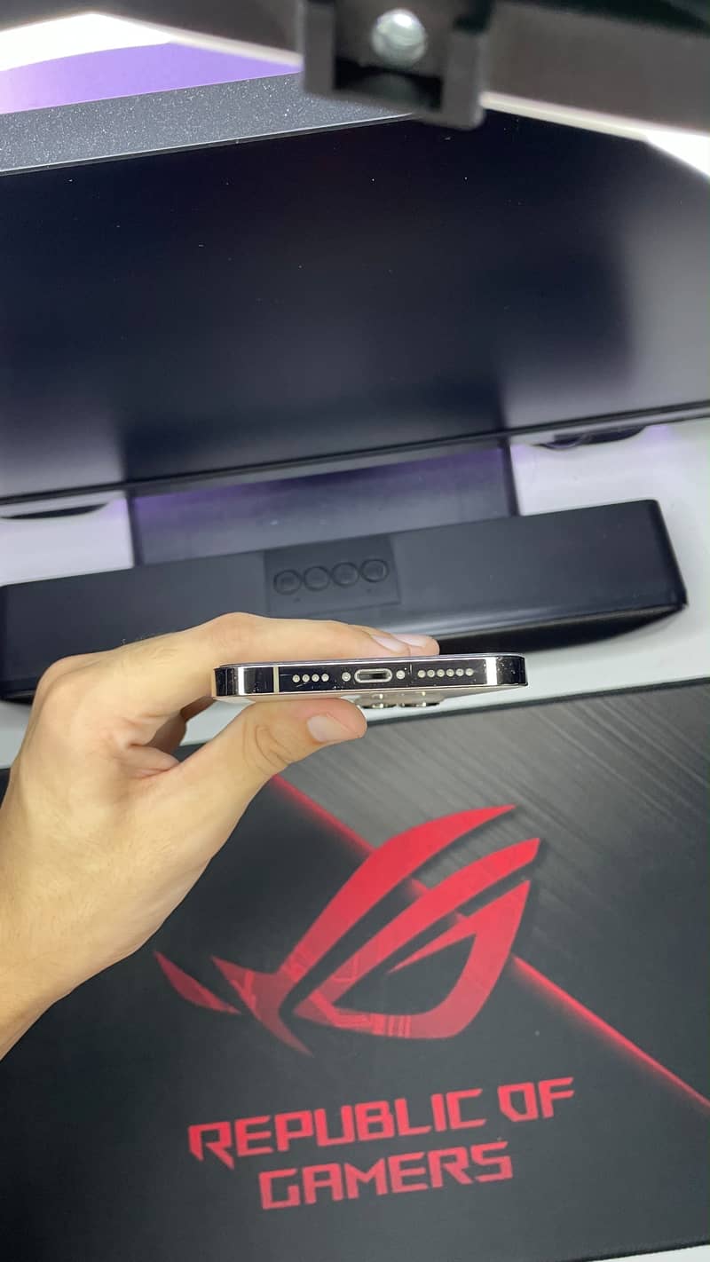 iPhone 12 Pro Max 3