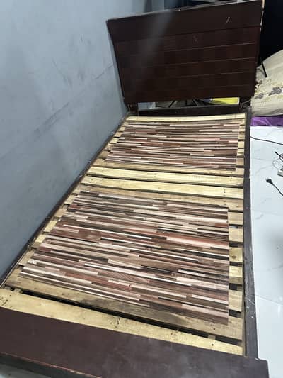 Single Bed-Read description