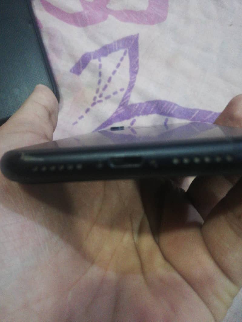 Apple iPhone XR 1