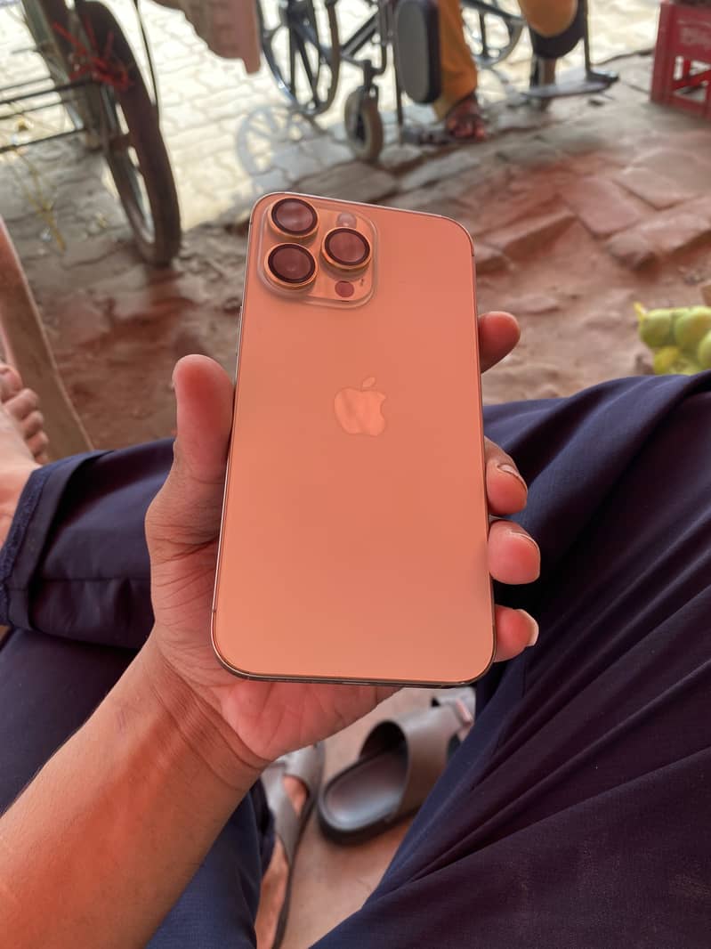 Apple iPhone 14 Pro Max 4