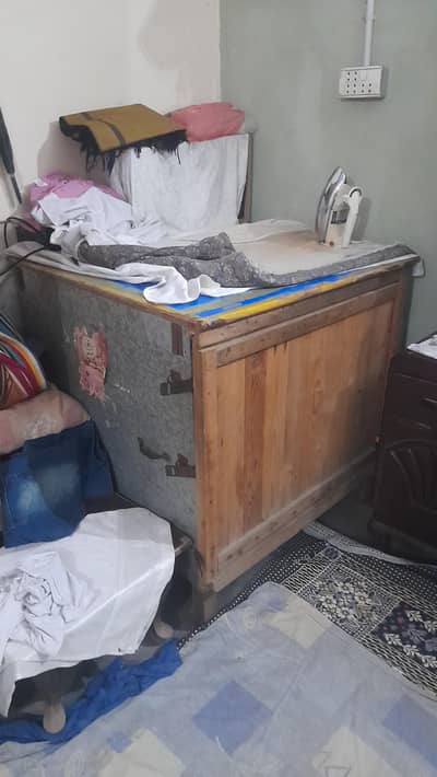 larki ka Cabinet Or Storage Box
