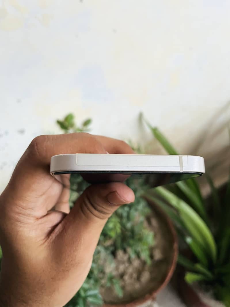Apple iPhone 12 6