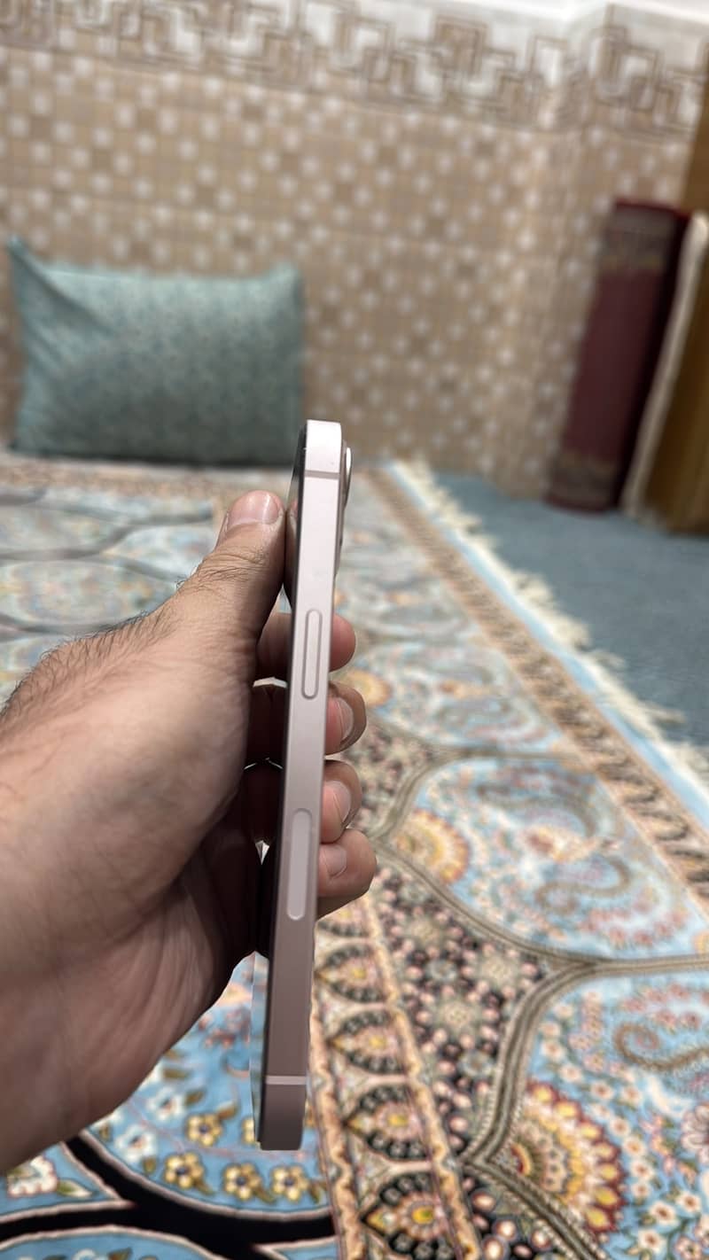 Apple iPhone 13 1
