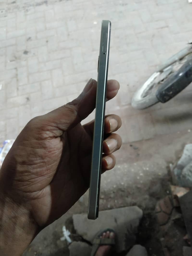 Realme C53 4