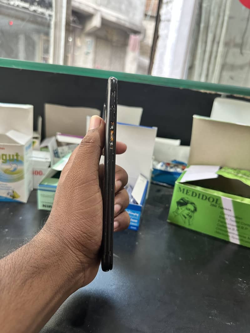 Samsung Mobile A20 1