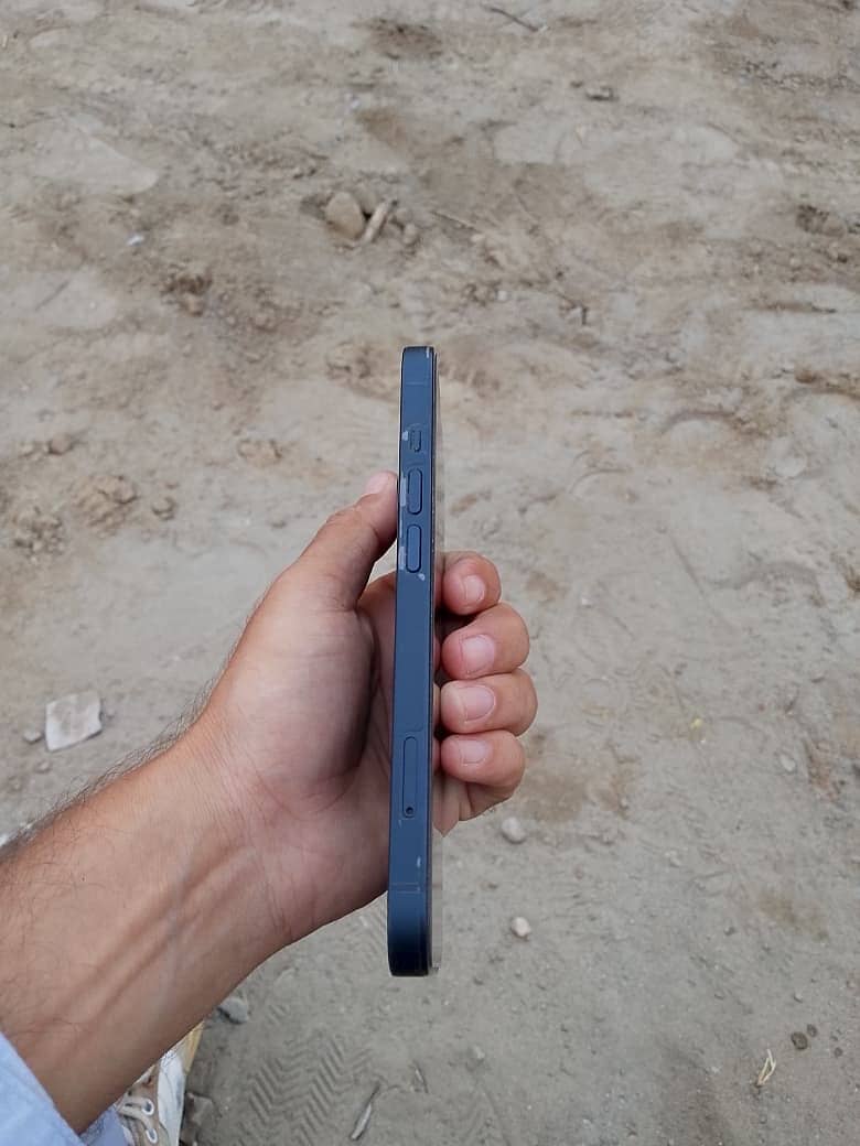 Apple iPhone 14 3