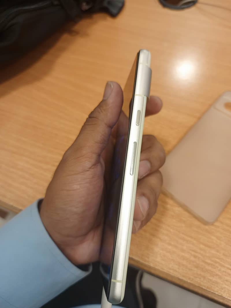 Google Pixel 7 3