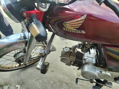 Honda CD 70 2014 model Islamabad nambr all documents ok o3o2 5433 o 38