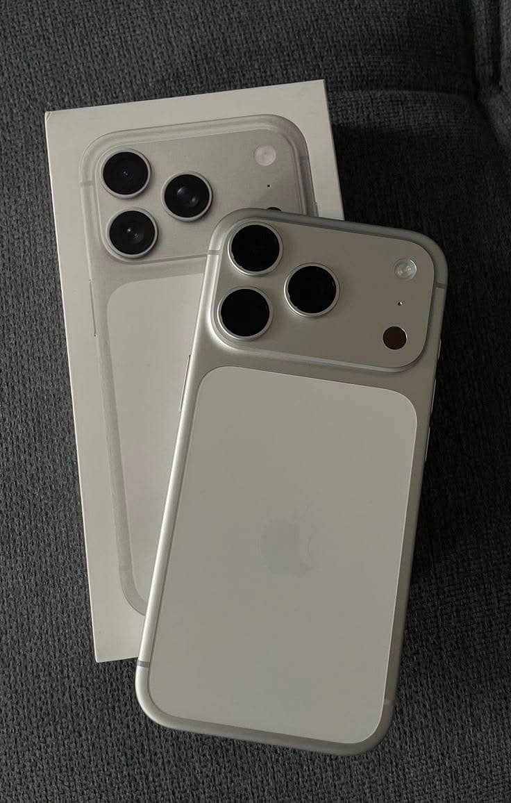 Apple iPhone 17 Pro Max 0