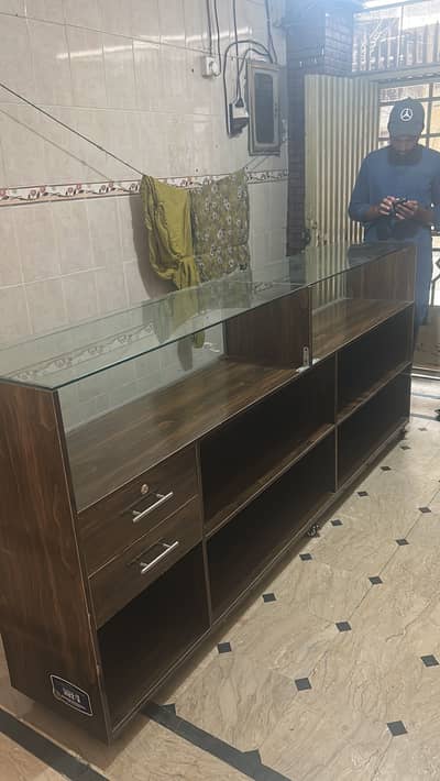 Shop counter