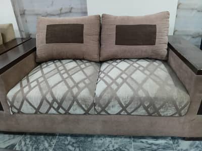 2 seater sofa in good condition