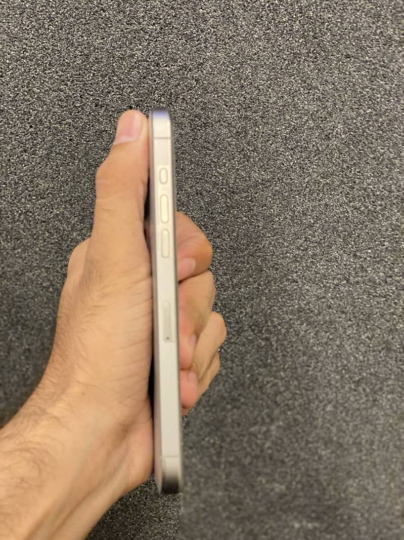 Apple iPhone 15 Pro Max 1