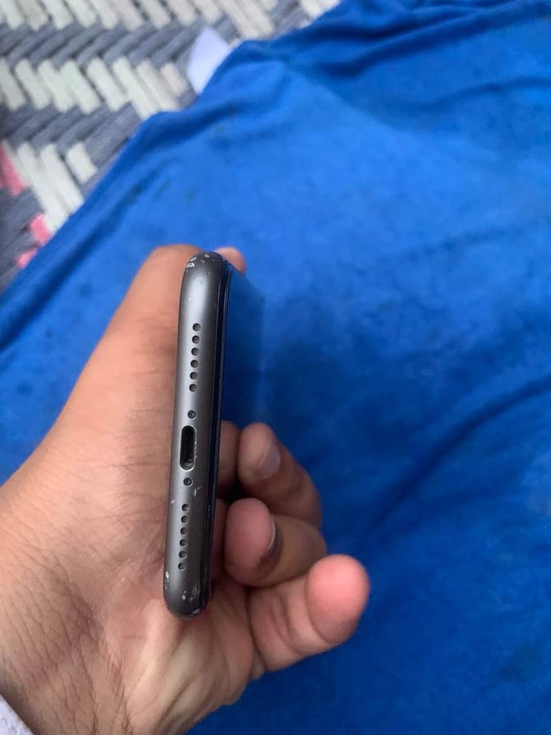 Apple iPhone 11 5