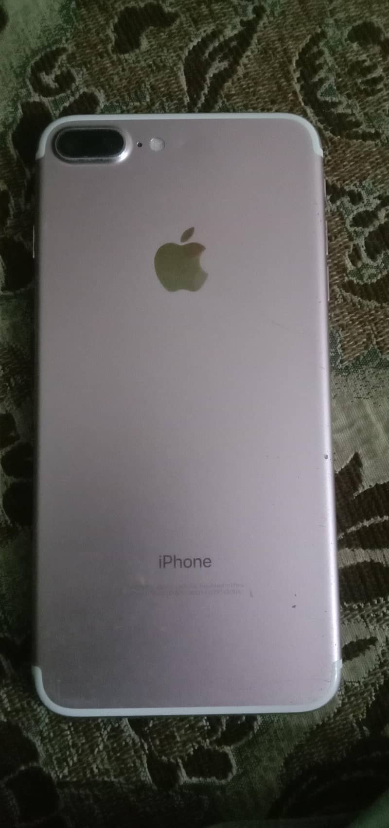Apple iPhone 7 Plus 1