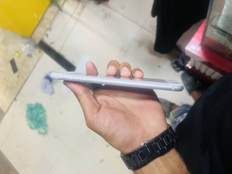 Apple iPhone 7 Plus 2